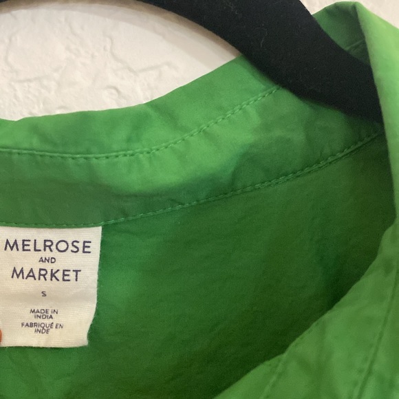 Cropped collared green small button down - Picture 3 of 4